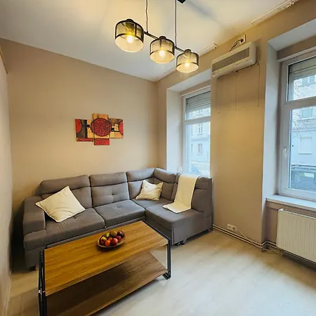 Daire Brick Loft Szczesliwa - *